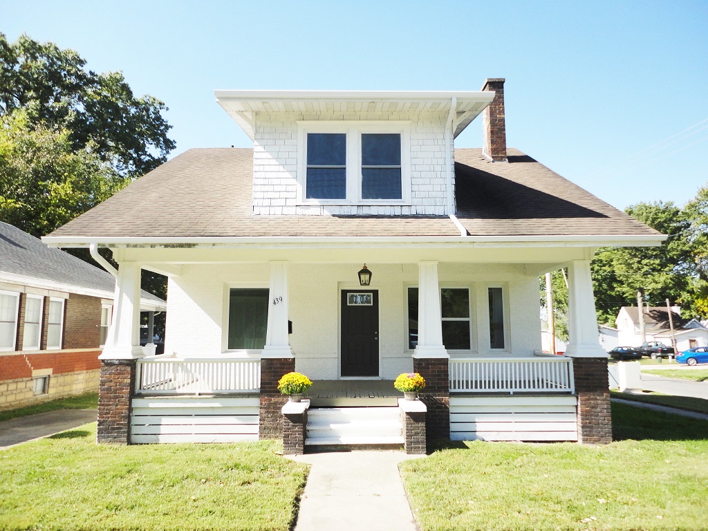 439 N. Cherokee, Taylorville The BreezeCourier